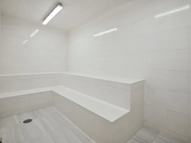 511 SE 5th Ave #2110 — Photo 35