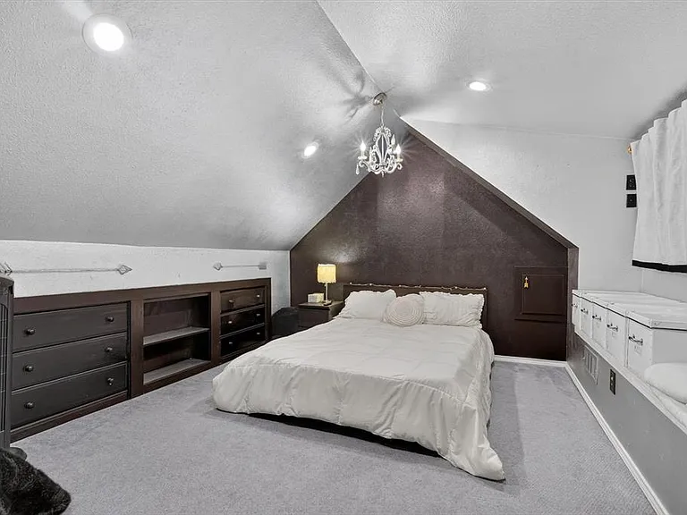2335 Highlands Creek Rd — Photo 35