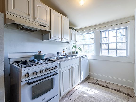 5th image of 1206 Mansfield Ave NE #B