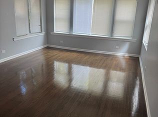 8234 S Maryland Avenue, Chicago, IL 60619