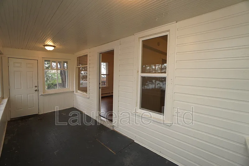 3 bed, 1.0 bath, 1034 sqft, $1,895 — Photo 3