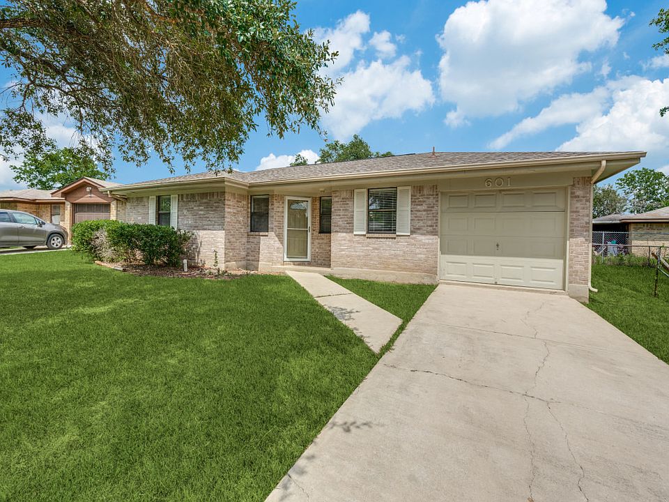 1st image of 601 Wildflower Cir