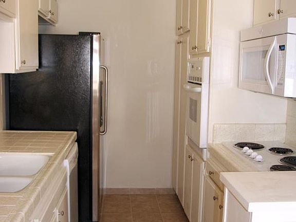 5th image of 914 Lincoln Blvd APT 302
