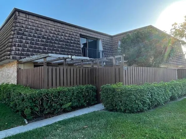 1717 17th Lane, Greenacres, FL 33463