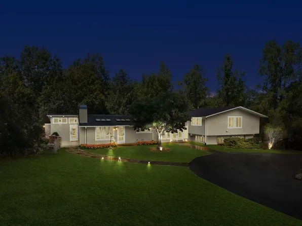 69 Bridge St, Manchester, MA 01944