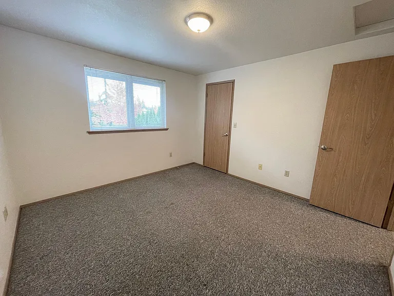8609 36th Ave NE #B — Photo 8