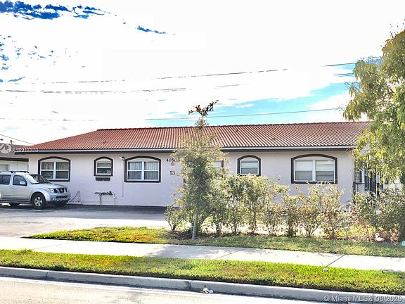 3rd image of 4050 Woodside Dr APT A