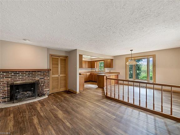 4th image of 7405 Brushmore Ave NW