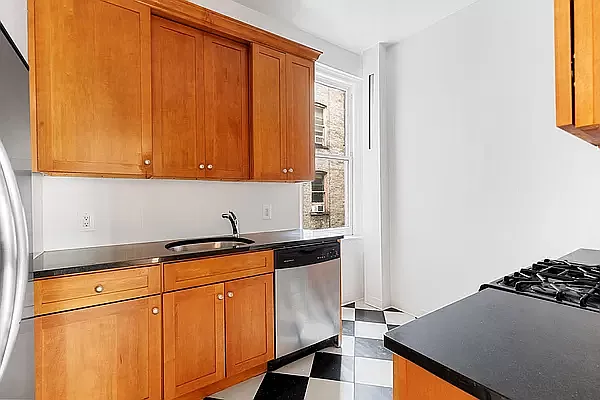 Rented by Compass | media 9