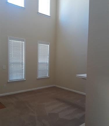5th image of 934 Abbey Park Way