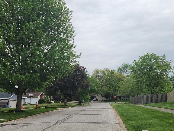4th image of 13700 Delaware Dr