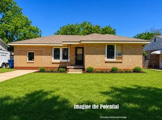 910 W Choctaw St, Lindsay, OK 73052