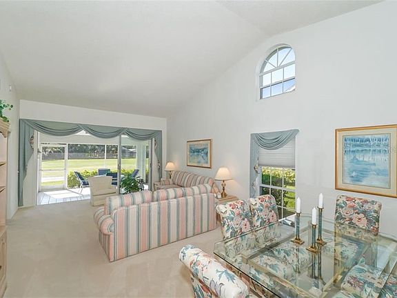 4th image of 5566 Country Club Way