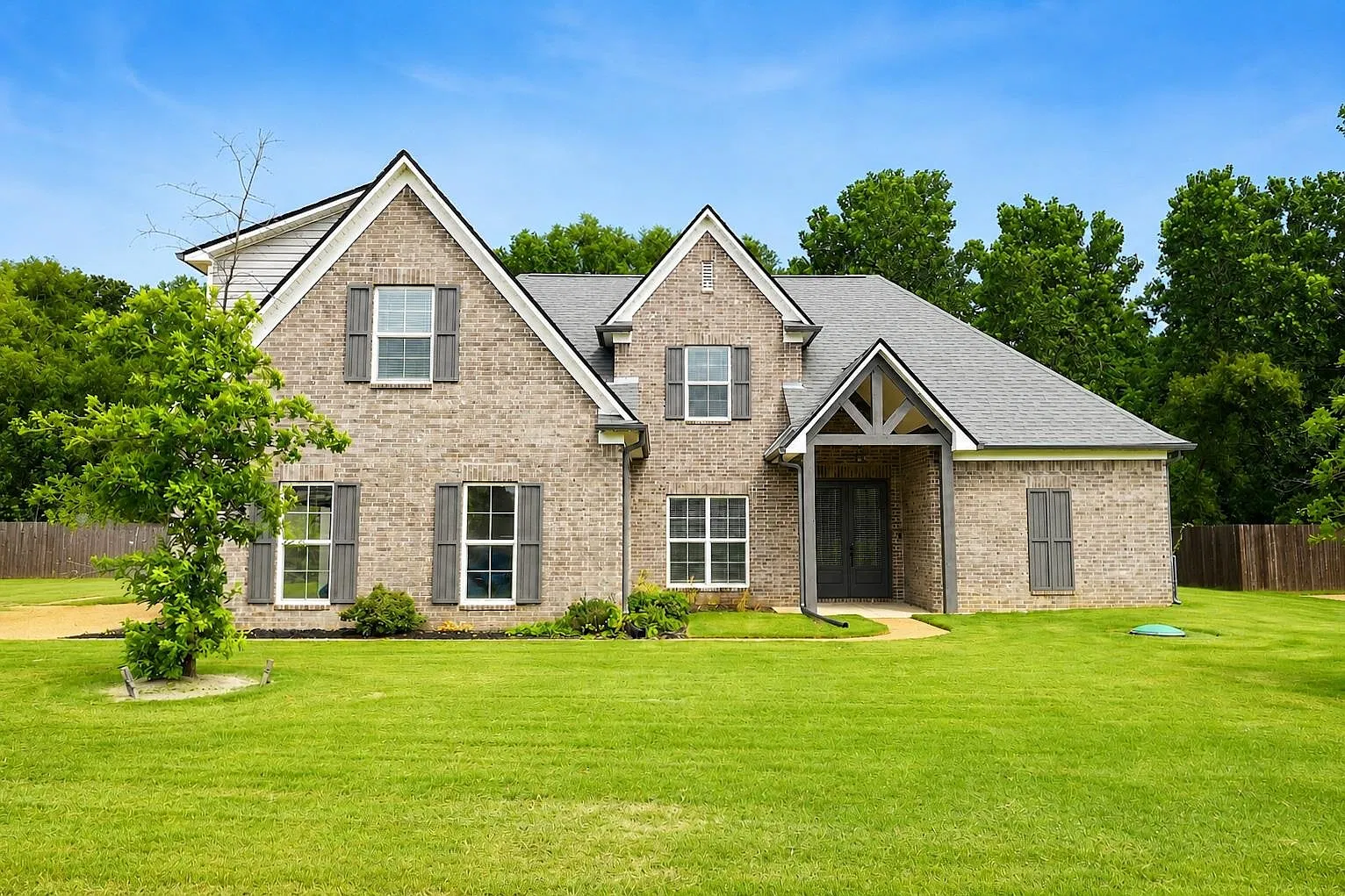 5 bed, 3.0 bath, 2603 sqft, $2,900 — Photo 1