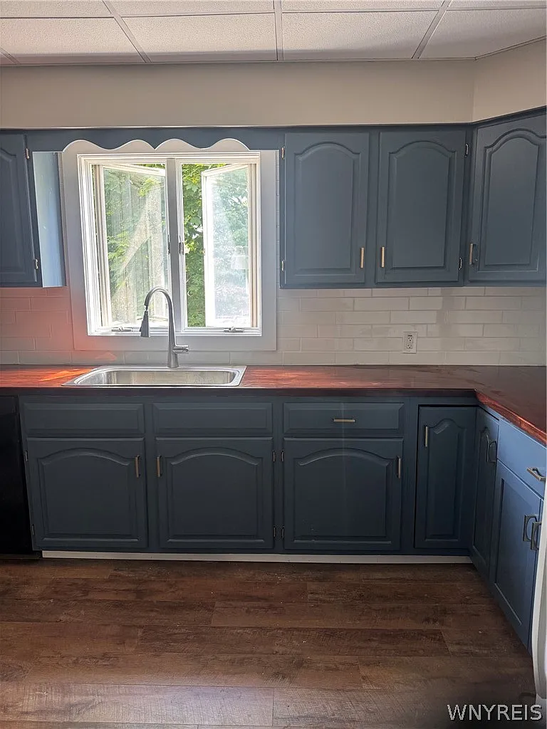 2 bed, 1.0 bath, 2380 sqft, $1,650 — Photo 3