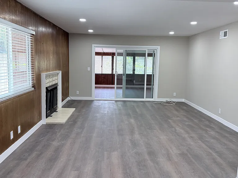 11152 Bennington St — Photo 3