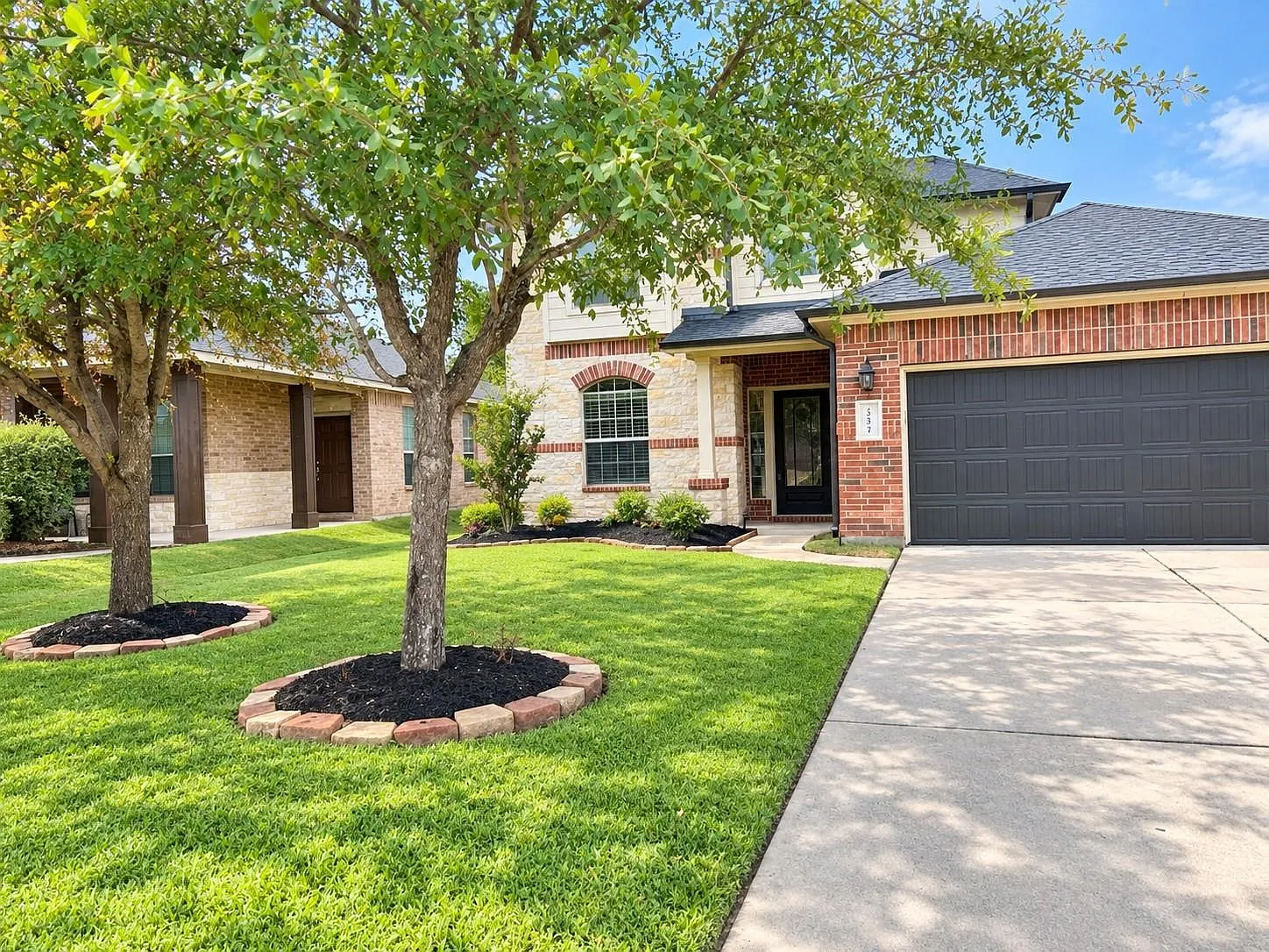 4 bed, 2.5 bath, 2314 sqft, $2,550 — Photo 1