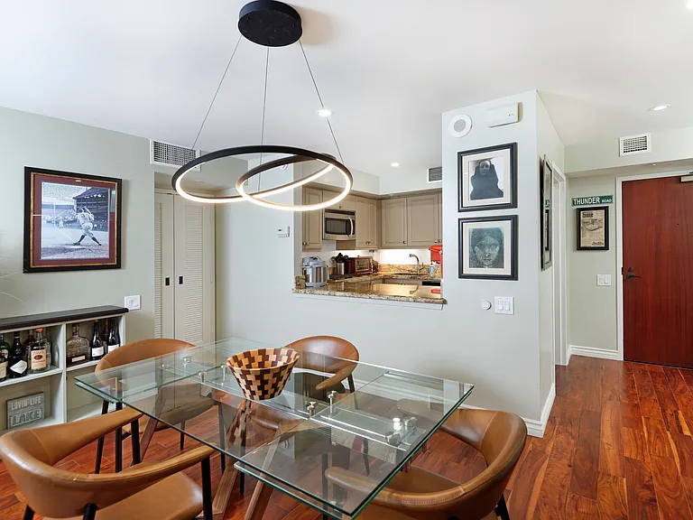 500 W Harbor Dr #1020 — Photo 8