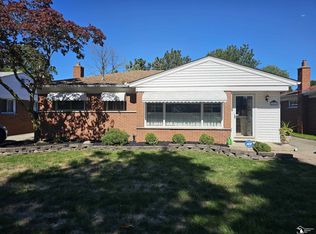 24418 Myler St, Taylor, MI 48180