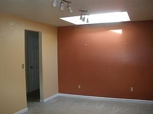 3rd image of 2813 N Vassault St