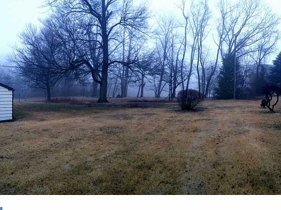 4th image of 624 Overlook Dr