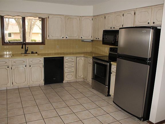 4th image of 4705 Fir St