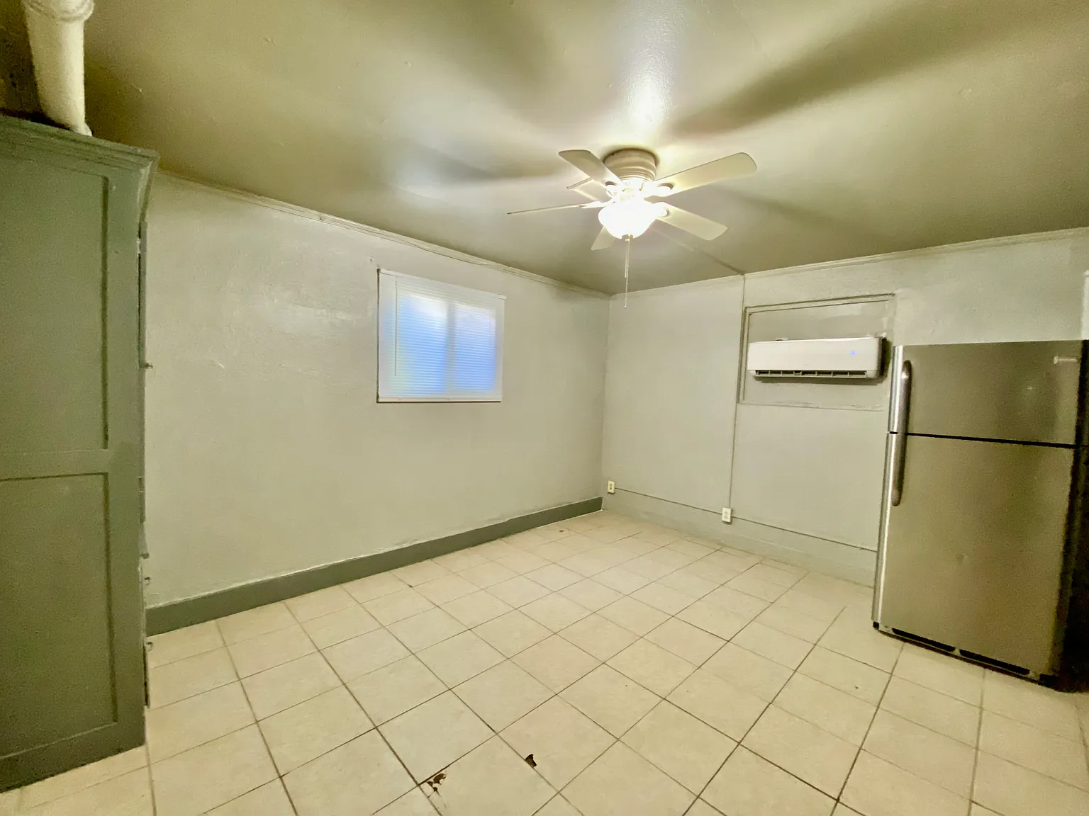 Studio, $550 — Photo 2