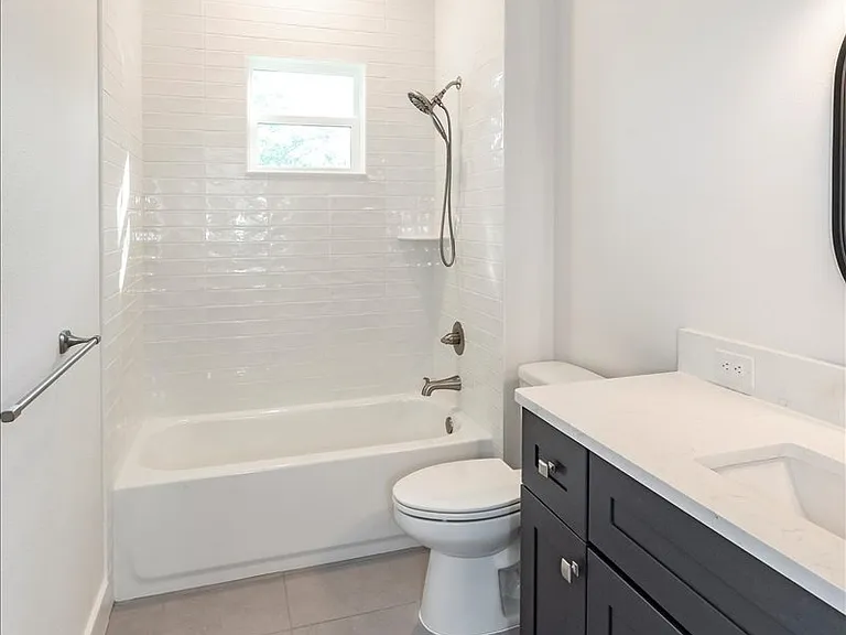 1709 Holly Rd — Photo 52