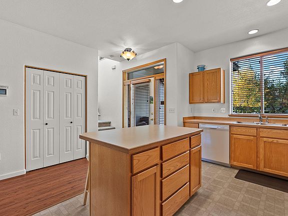 5th image of 1044 Golden Pheasant Dr