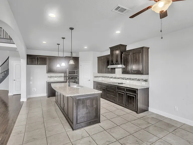 1708 Stillwater Dr — Photo 10