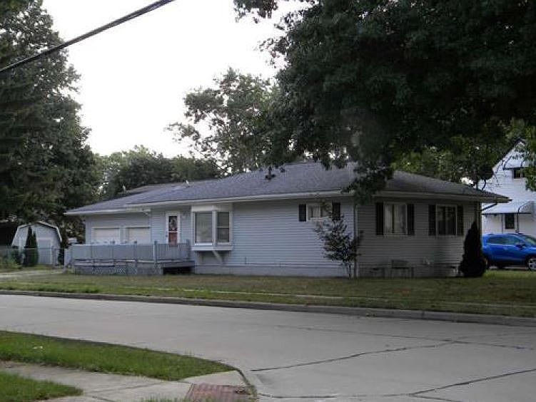 2nd image of 3780 Orchard St