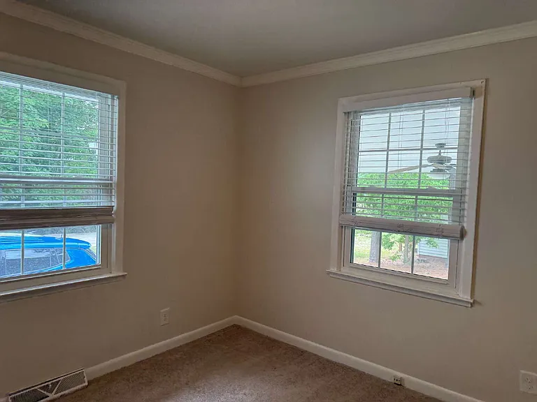 2404 Francis St — Photo 9