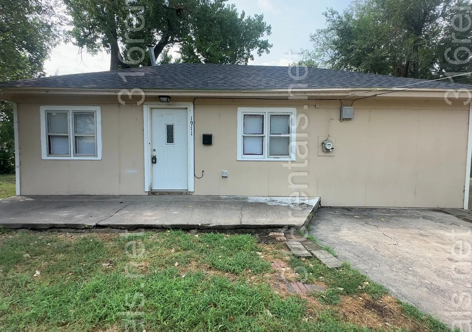 $875 - 2 bed 1 bath - Single Family Home — Photo 1