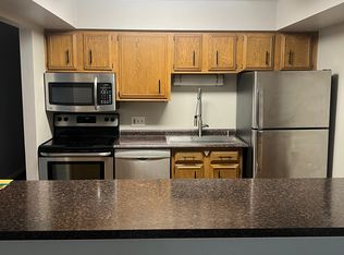 6537 Woodhall Dr APT 4, Sylvania, OH 43560