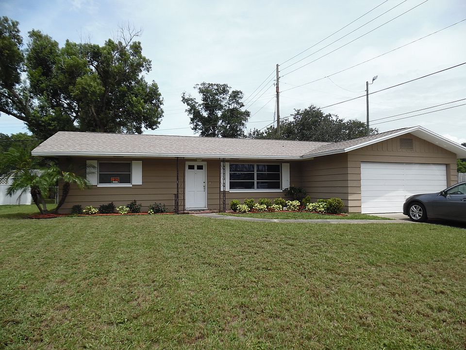 1st image of 3076 Hoyt Ave
