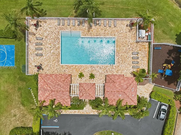 411 Bermuda Springs Dr — Photo 39