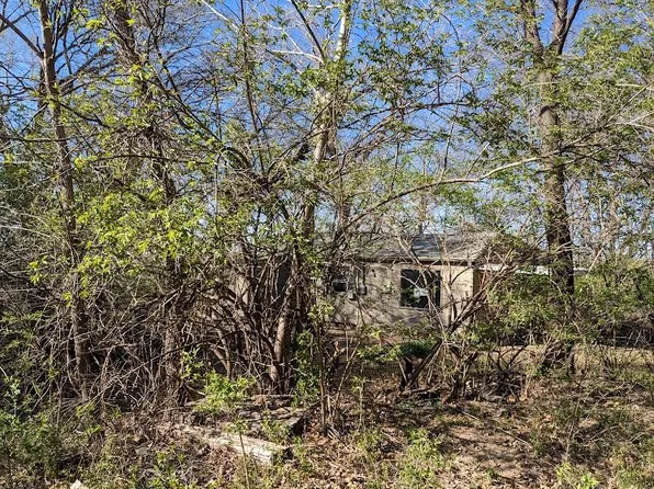 560 Ridgeview Ave, Kansas City, KS 66103