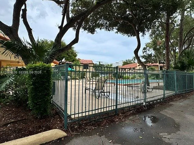 10005 SW 77th Ct — Photo 17