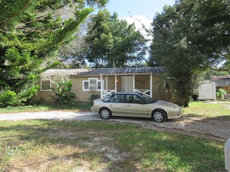 1st image of 695 Crestview Dr
