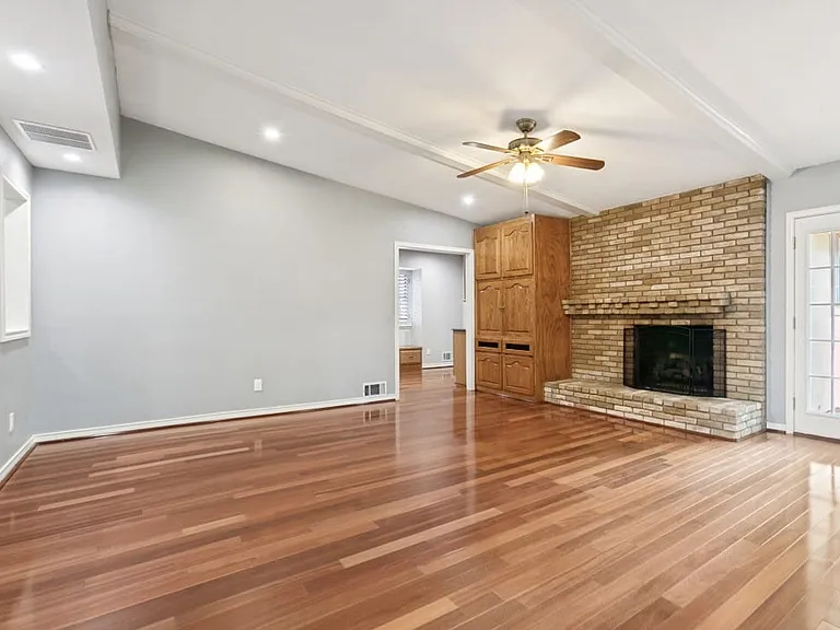 9628 Heatherdale Dr — Photo 2