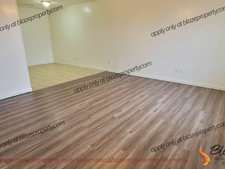 3132 Walnut St — Photo 2