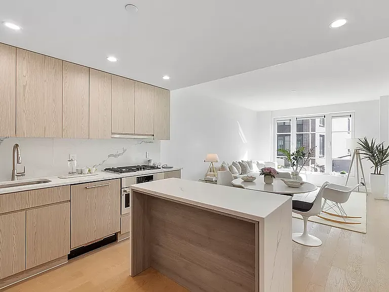 37-26 32nd St #PHA — Photo 9