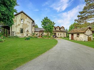 W275N7409 Lake Five Rd, Hartland, WI 53029