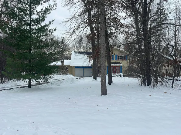 12 Robin Crest Rd, Hawthorn Woods, IL 60047