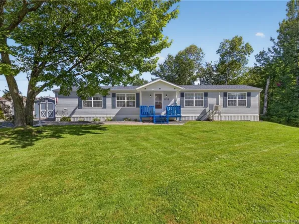 1125 Pine St, Beresford, NB E8K 1G4