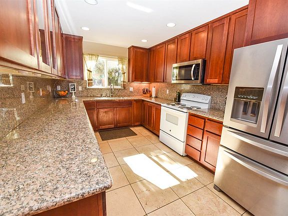 4th image of 1204 Palm Ave