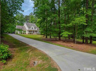 105 Colonial Dr, Youngsville, NC 27596