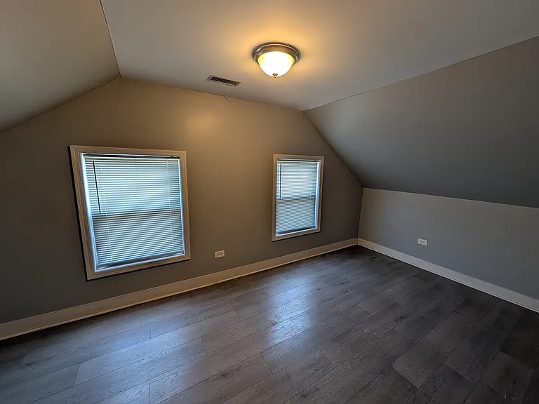 9035 S Exchange Ave — Photo 8