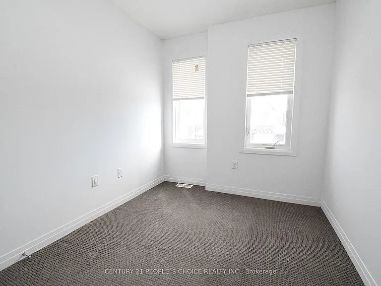 15 Hoffman Ln — Photo 40
