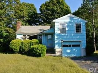 13 Linden Rd, Woodbury, CT 06798